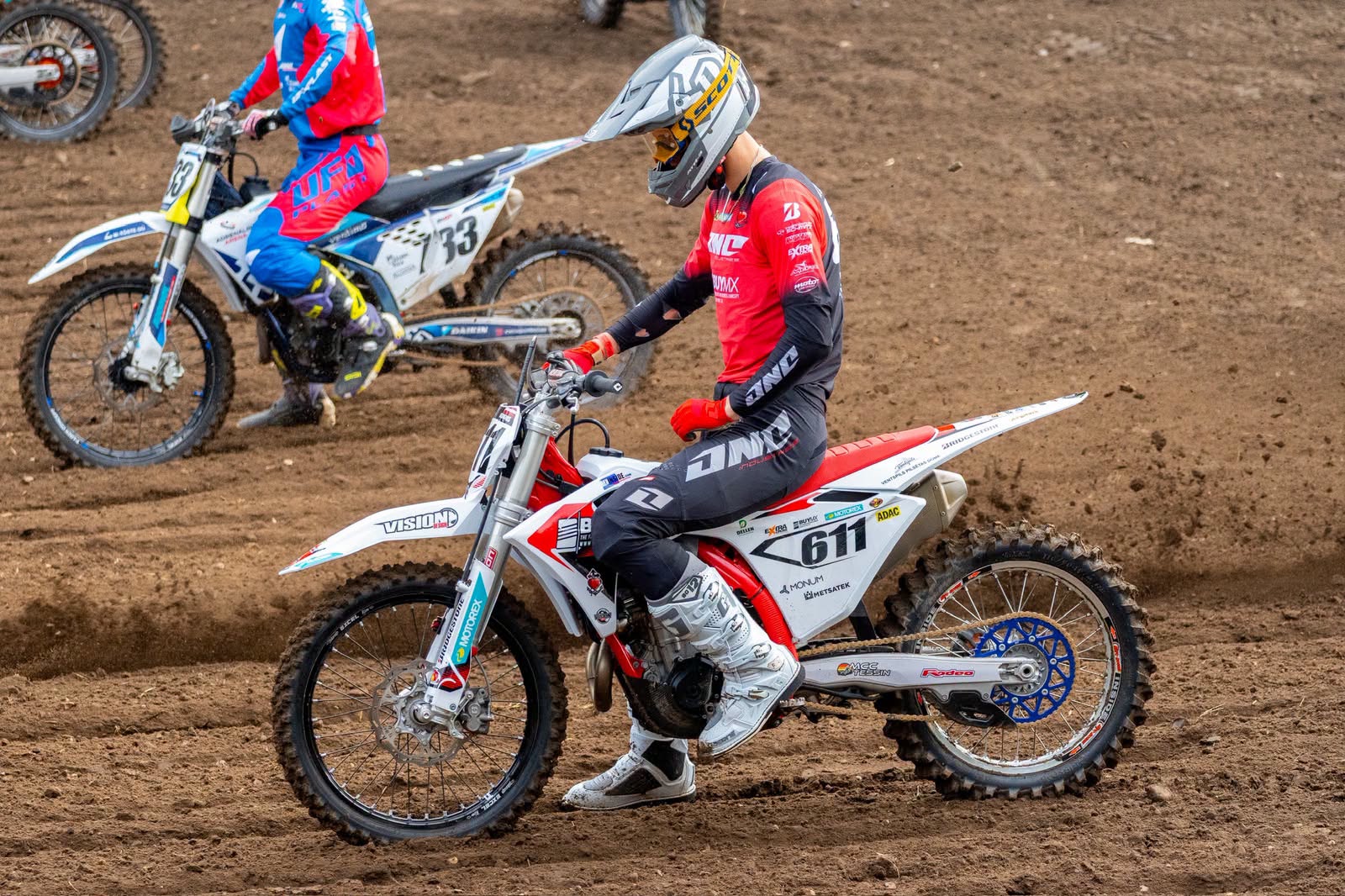 Markuss Kokins (611) in der Kurve beim ADAC MX Masters Vellahn 2026