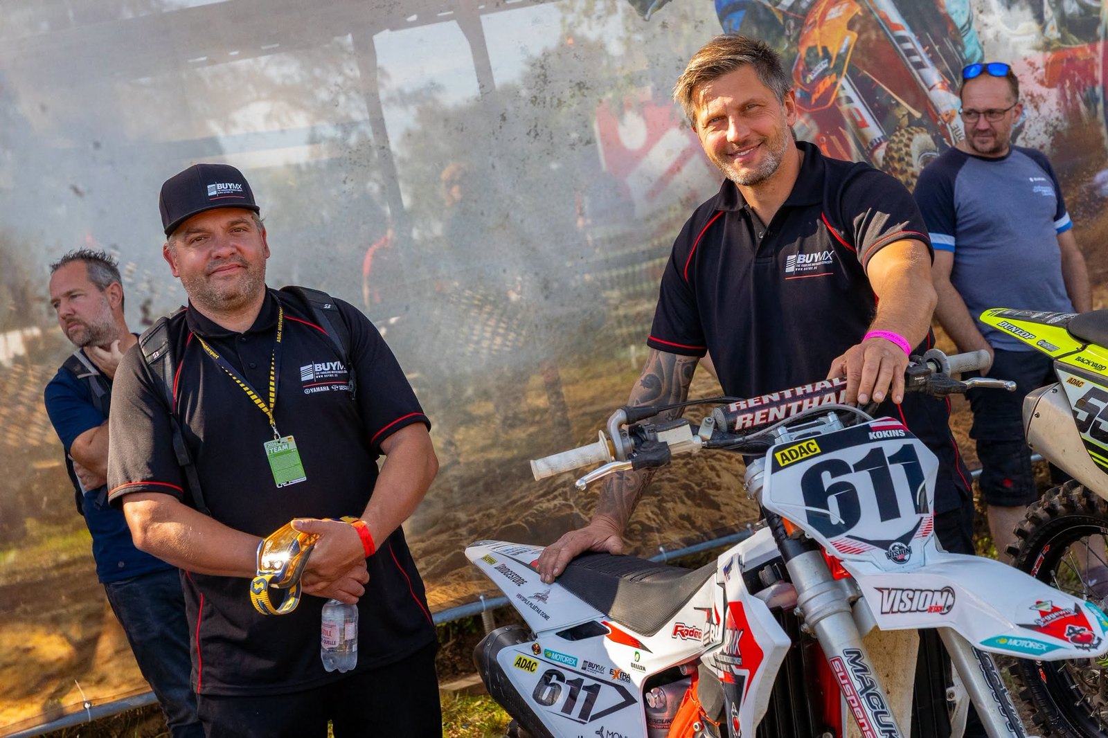 Team BUYMX Yamaha mit der 611 von Markuss Kokins im Fahrerlager, Saison 2026